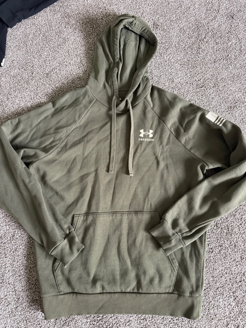 Men’s under armour hoodie